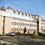 Cinci eleve de la Informatică, internate cu toxiinfecție alimentară la Spitalul din Vulcan. Adolescentele și-au comandat hamburgeri de la un restaurant din Petroșani Spital Vulcan