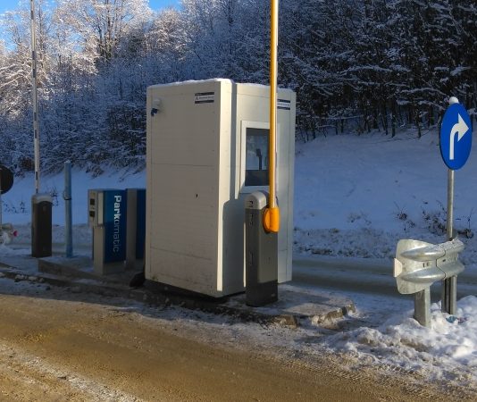 Bariera din Straja a făcut prima victimă. Angajat COMEXIM, lovit în timpul serviciului de un „localnic” nervos Bariera din Straja