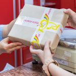 Disparitia monopolului de “2 lei” al Postei, milioane de euro pentru firmele de curierat