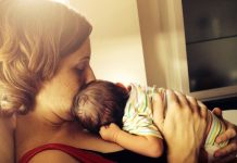 8 tipuri de ingrijire postpartum pe care fiecare mama ar trebui sa le incerce