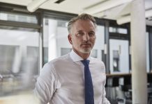 Ghidul de modă pentru modelele de cămăși pentru bărbați și cum să le asortezi