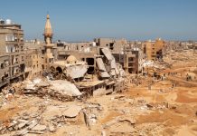 Dupa inundatiile din Libia exista o lupta haotica pentru salvatori
