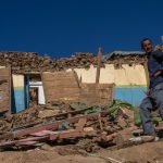 O familie care supravietuieste cutremurului din Maroc spera la viata noua