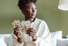 Op-ed: Femei, hai sa vorbim despre bani