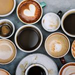 Cum sa-ti dai seama daca bei prea multa cofeina